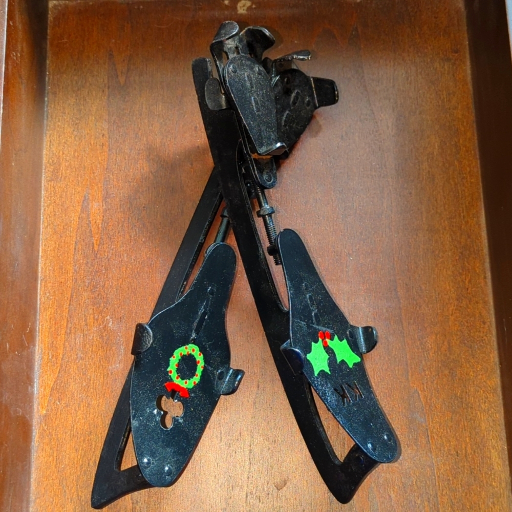 Antique KK club Skates